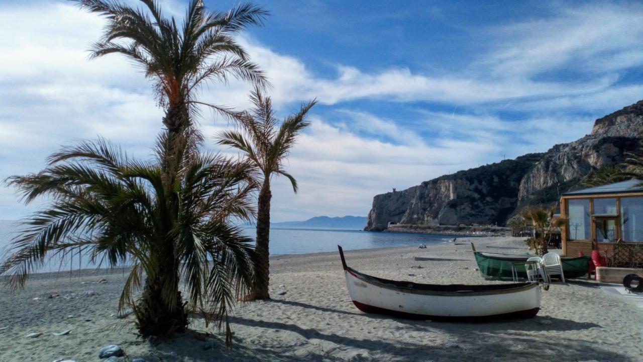 Appartamento CASA di CLAUDE 2 FINALMARINA Finale Ligure Esterno foto